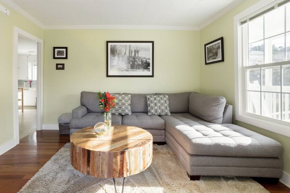 Photo of Livingroom in Newport