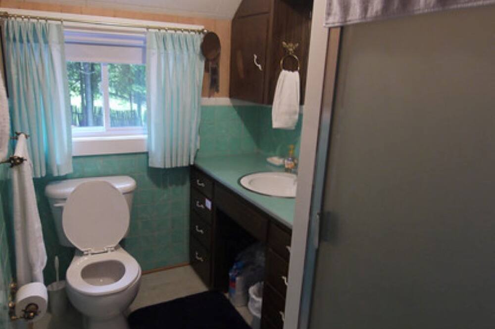 Photo of Bathroom in Rideau Lakes