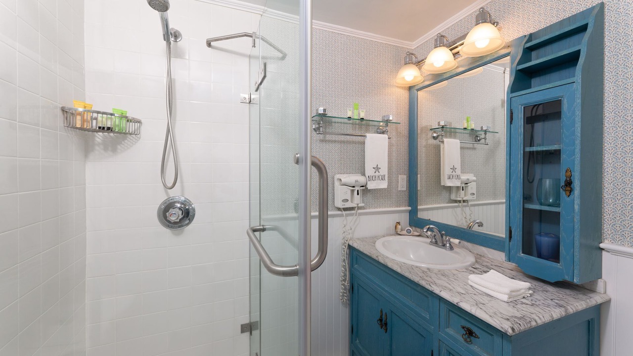 Photo of Bathroom in Pipes Cove