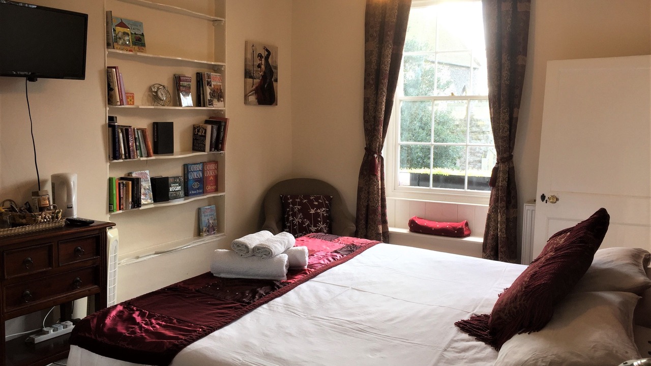 Photo of Others in Sandwich