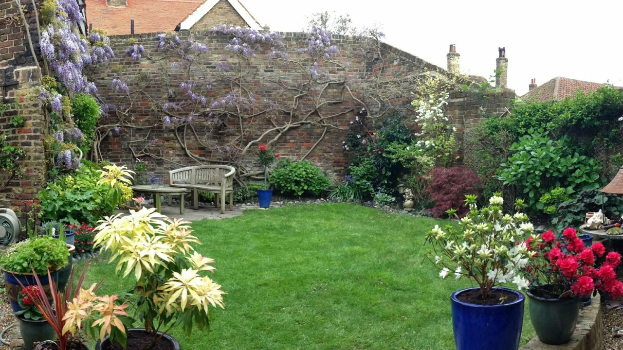 Photo of Others in Sandwich