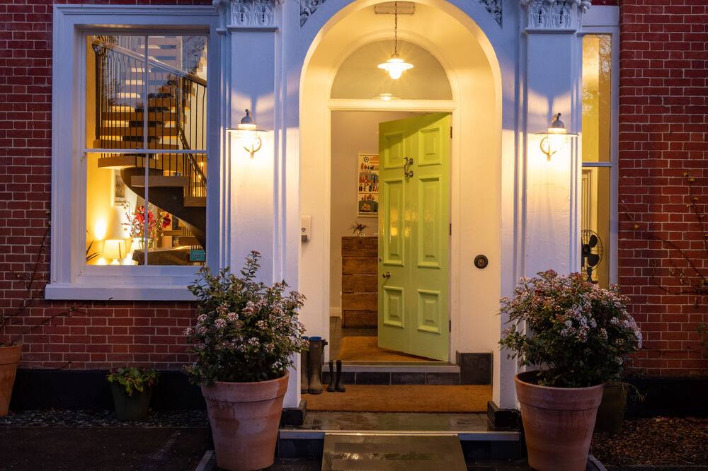 Photo of Outdoor in Woodlands