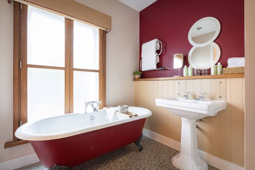 Photo of Bathroom in Woodlands