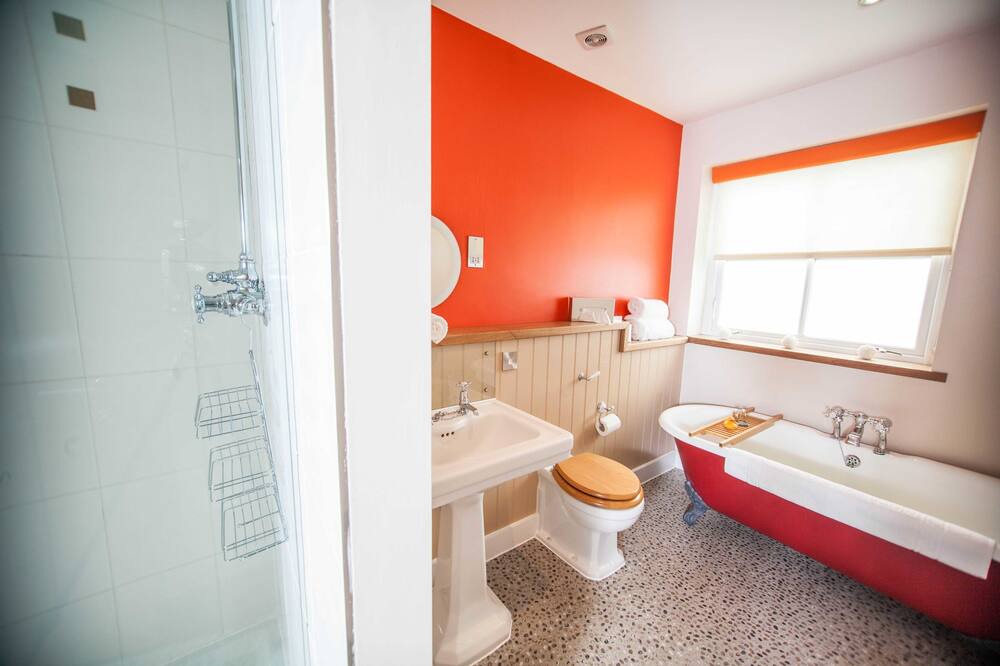 Photo of Bathroom in Woodlands