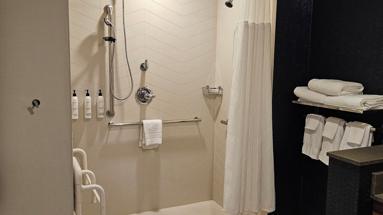 Photo of Bathroom in Park Point