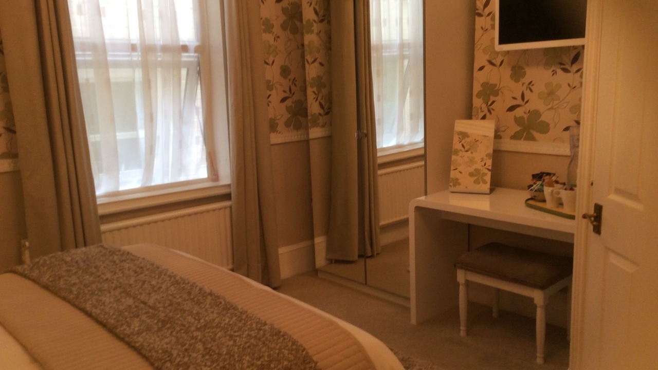 Photo of Bedroom in Leamington Spa