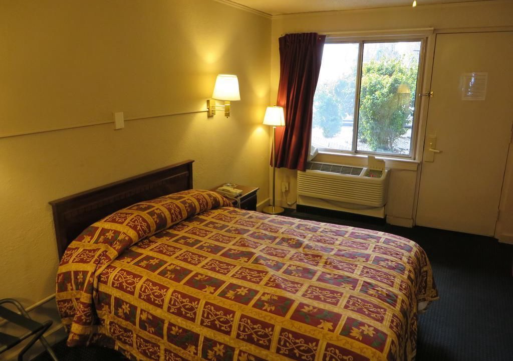 Photo of Bedroom in Bashford Manor