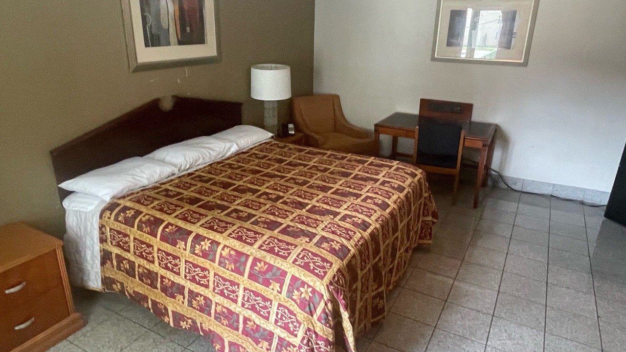 Photo of Bedroom in Bashford Manor