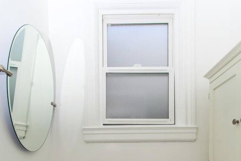 Photo of Bathroom in Sunset District