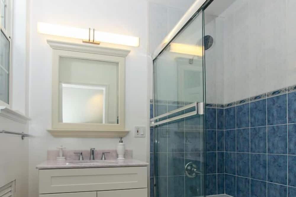 Photo of Bathroom in Sunset District