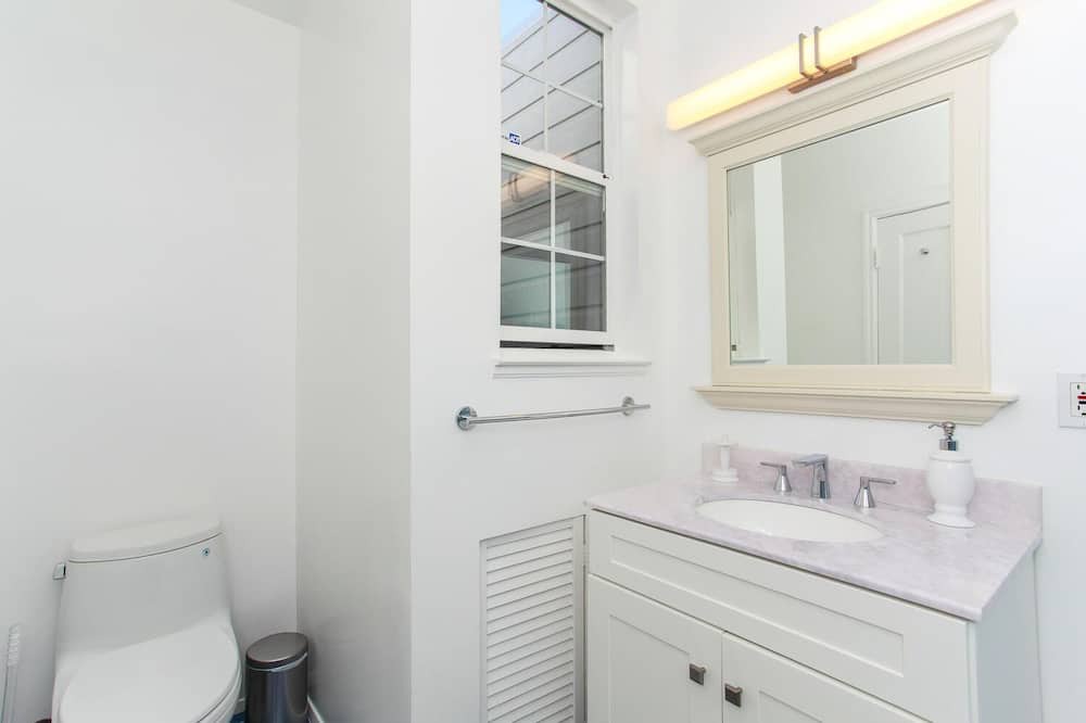 Photo of Bathroom in Sunset District