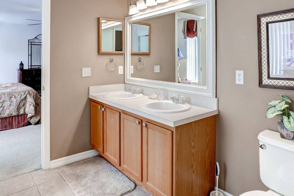 Photo of Bathroom in Windwood Bay