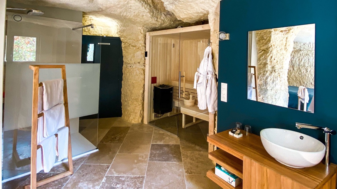 Photo of Bathroom in Nazelles-Negron