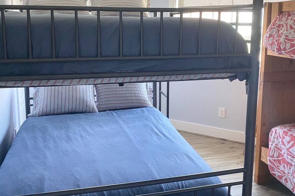 Photo of Bedroom in Terramar Beach