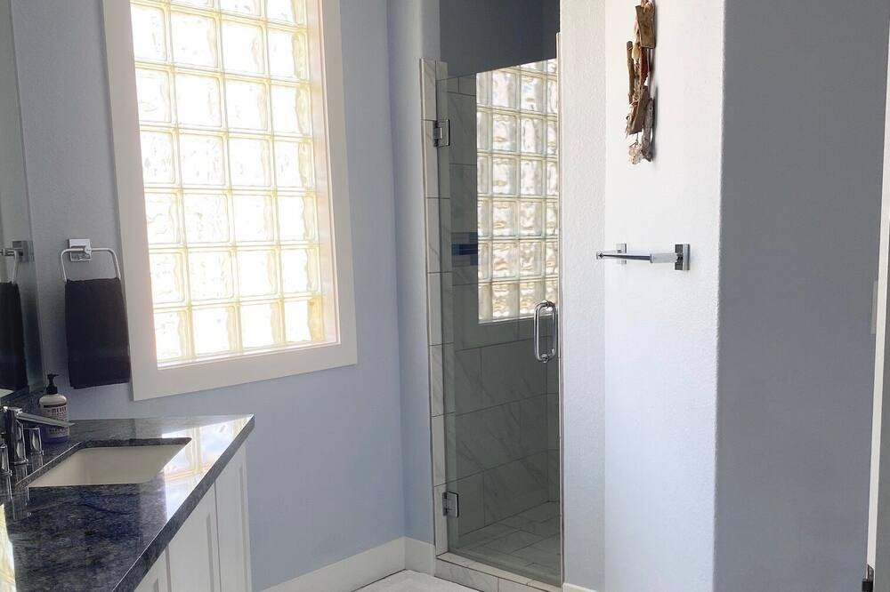 Photo of Bathroom in Terramar Beach