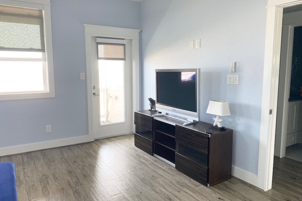 Photo of Livingroom in Terramar Beach