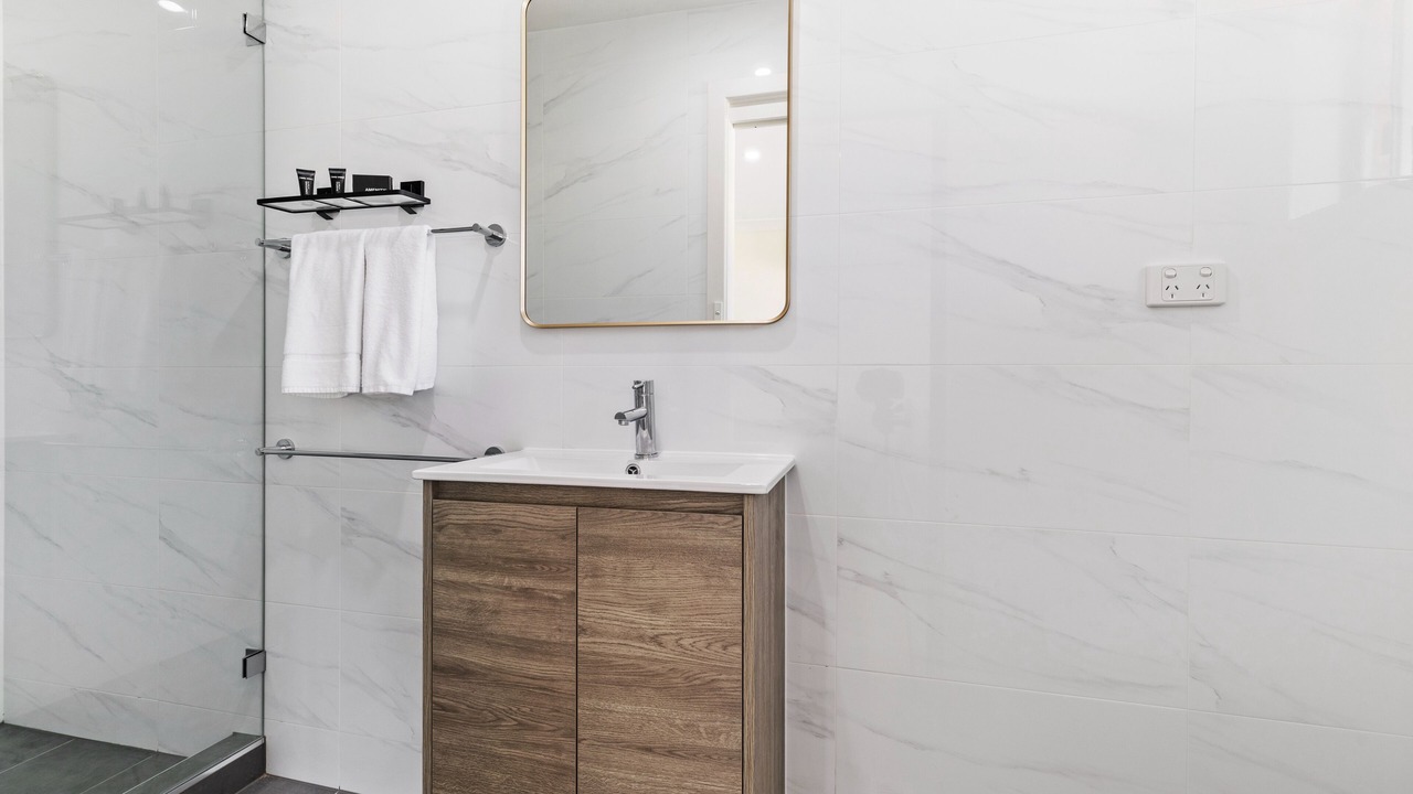 Photo of Others in Lemon Tree Passage