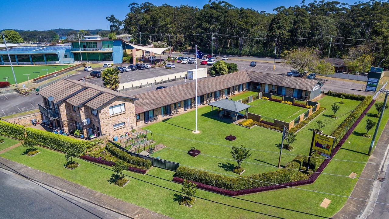 Photo of Others in Lemon Tree Passage