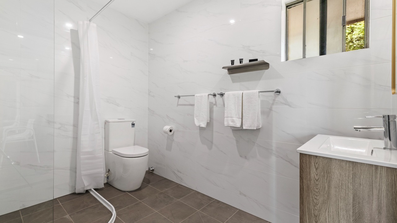 Photo of Bathroom in Lemon Tree Passage