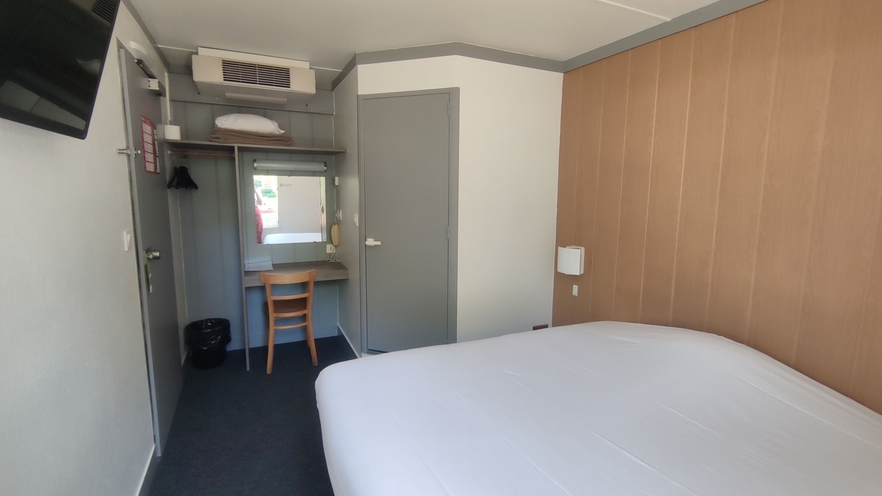 Photo of Bedroom in Laval