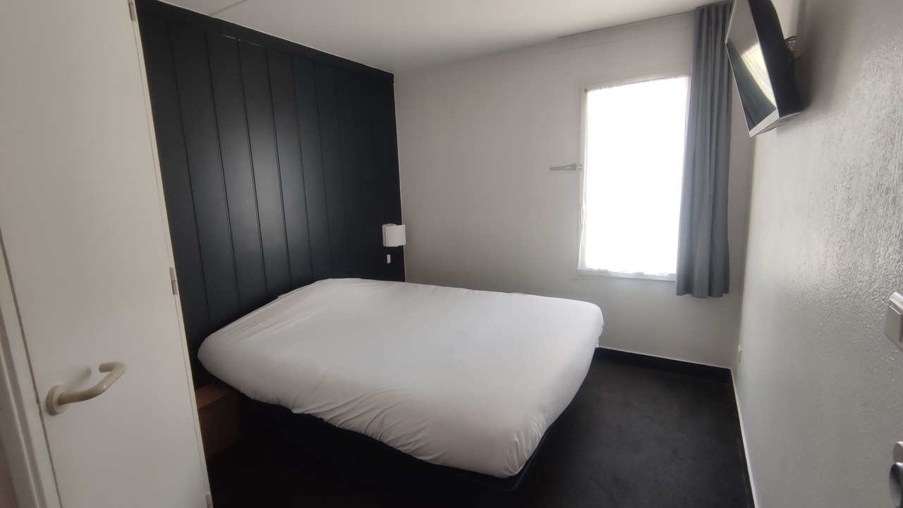 Photo of Bedroom in Laval