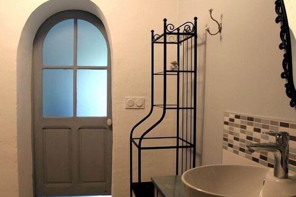 Photo of Bathroom in Saint-Andiol