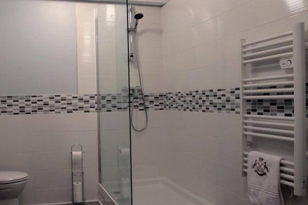 Photo of Bathroom in Saint-Andiol