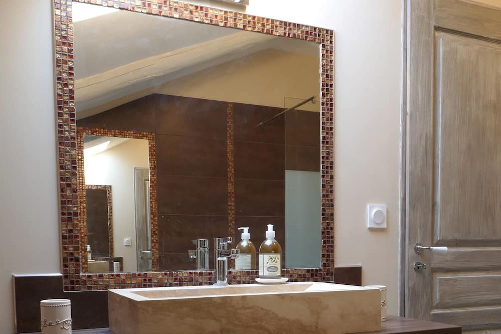 Photo of Bathroom in Saint-Andiol