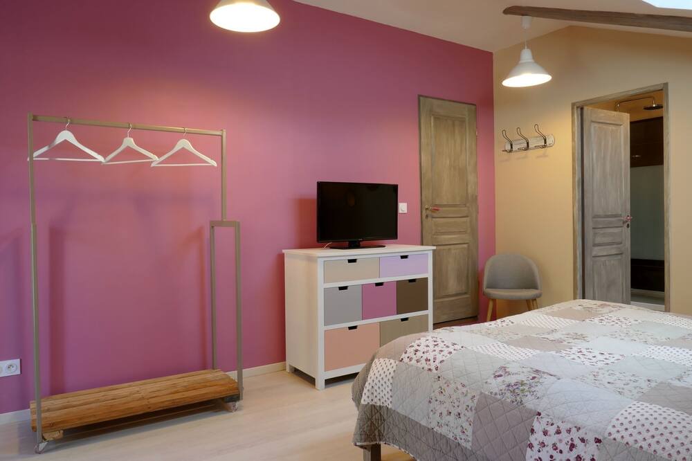 Photo of Bedroom in Saint-Andiol