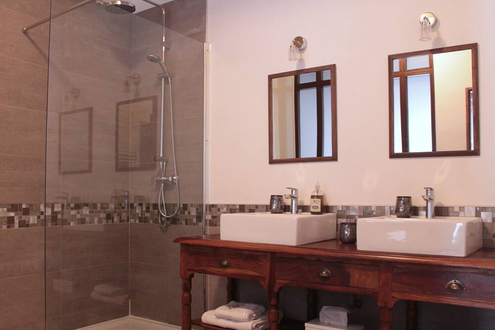 Photo of Bathroom in Saint-Andiol