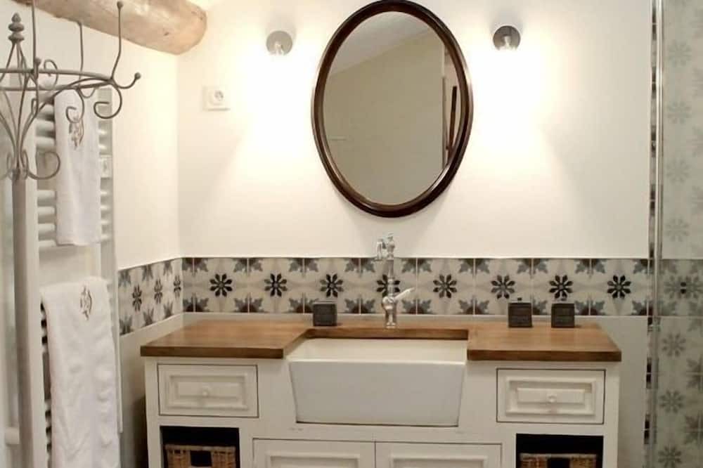 Photo of Bathroom in Saint-Andiol