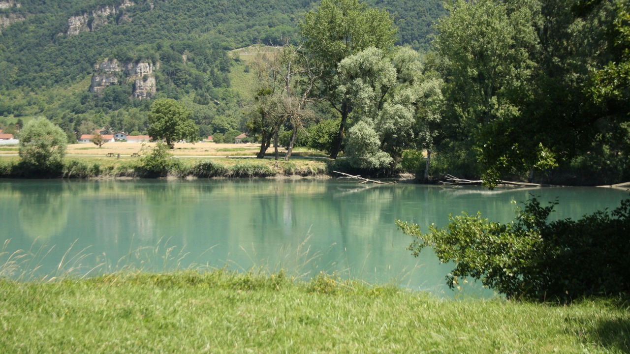 Photo of Others in Vertrieu