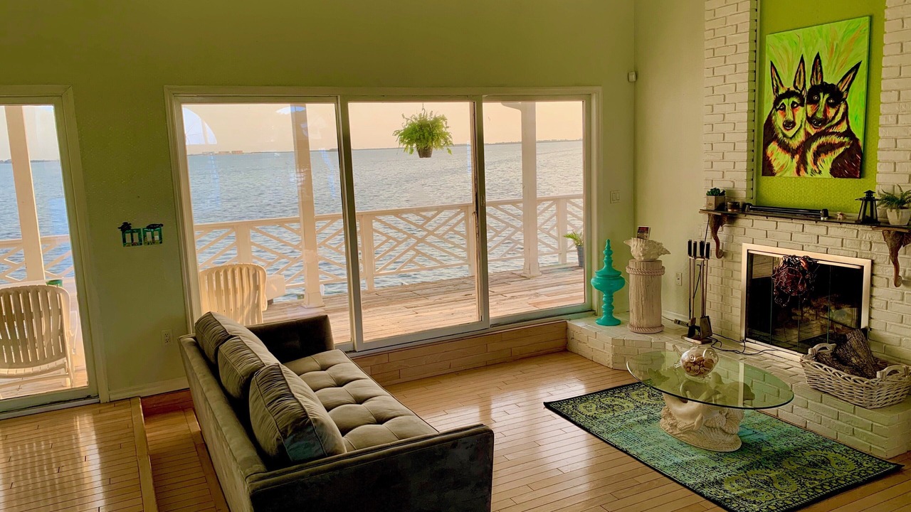 Photo of Livingroom in Crystal Beach
