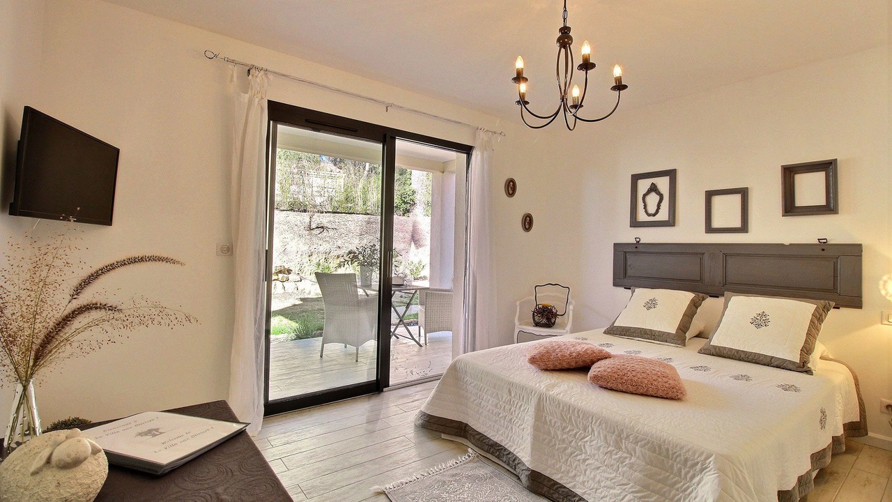 Photo of Bedroom in Flayosc