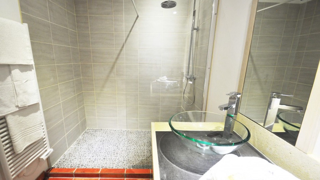 Photo of Bathroom in Rauzan