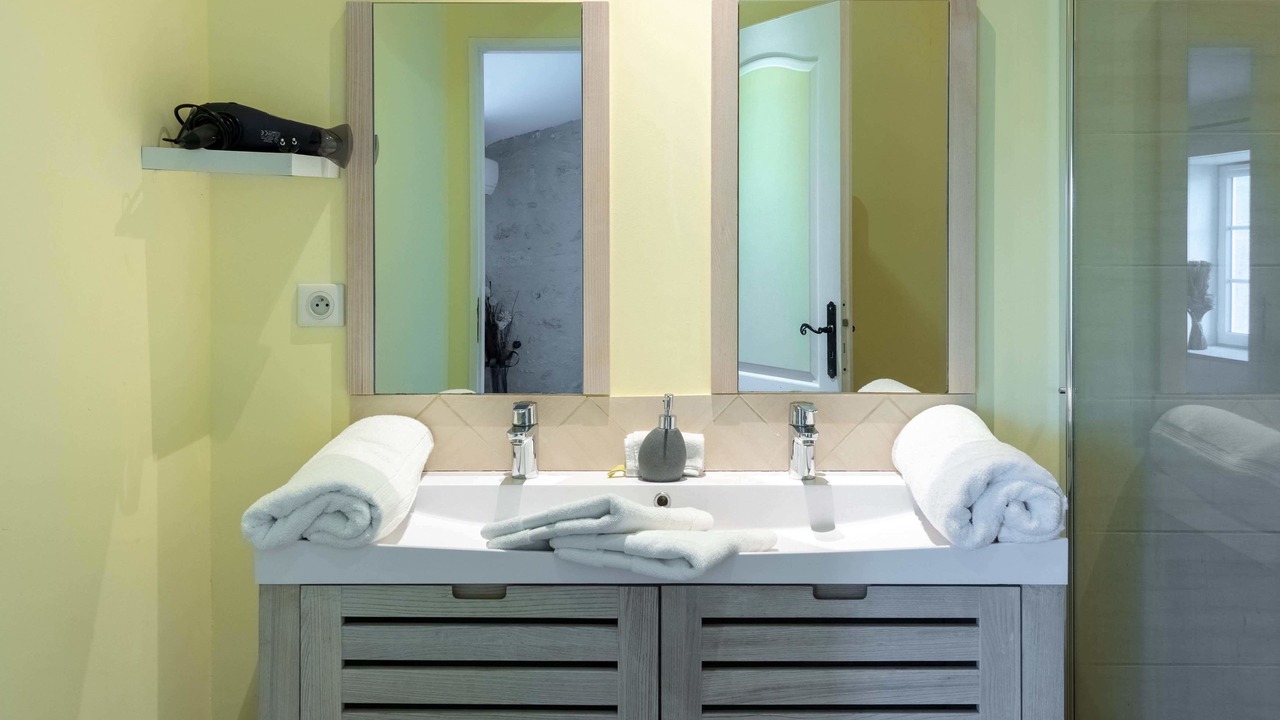 Photo of Bathroom in Rauzan