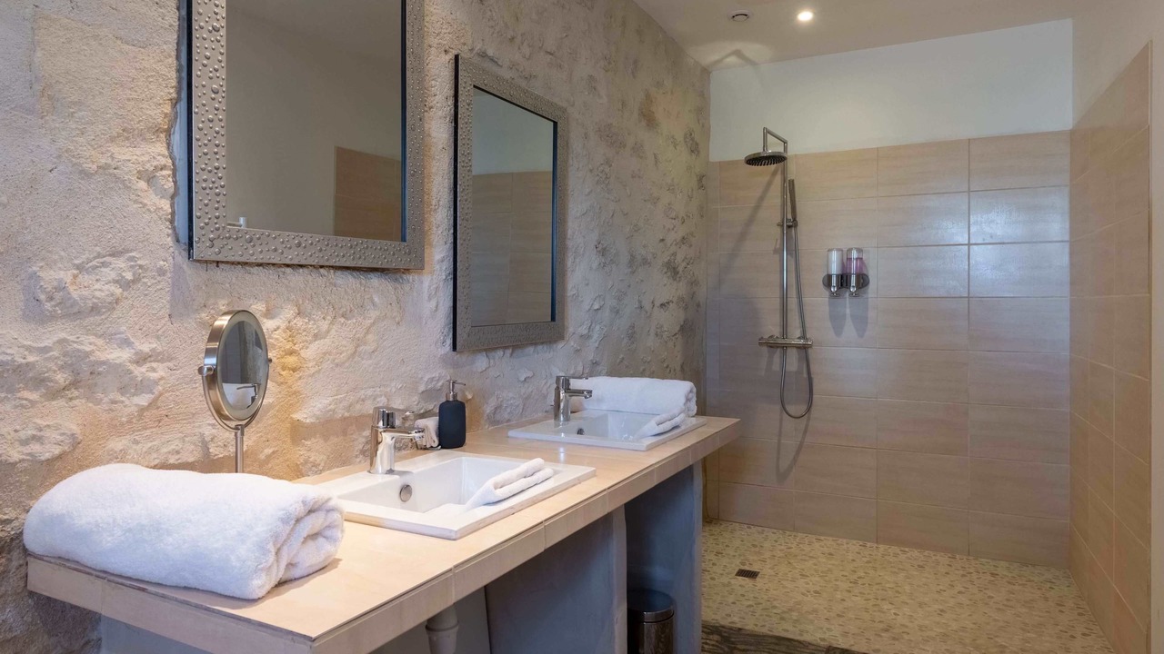 Photo of Bathroom in Rauzan