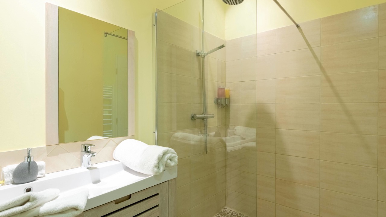 Photo of Bathroom in Rauzan