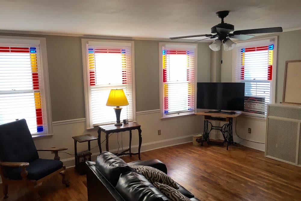 Photo of Livingroom in Cazenovia