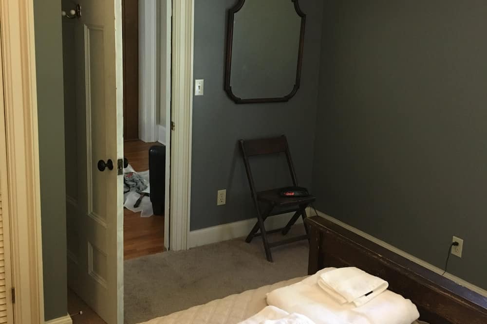 Photo of Bedroom in Cazenovia