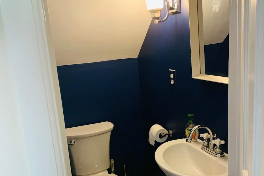 Photo of Bathroom in Cazenovia