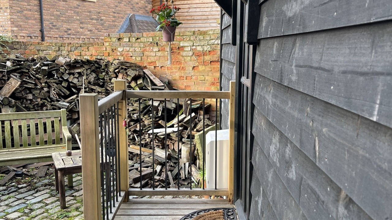 Photo of Outdoor in Harlington