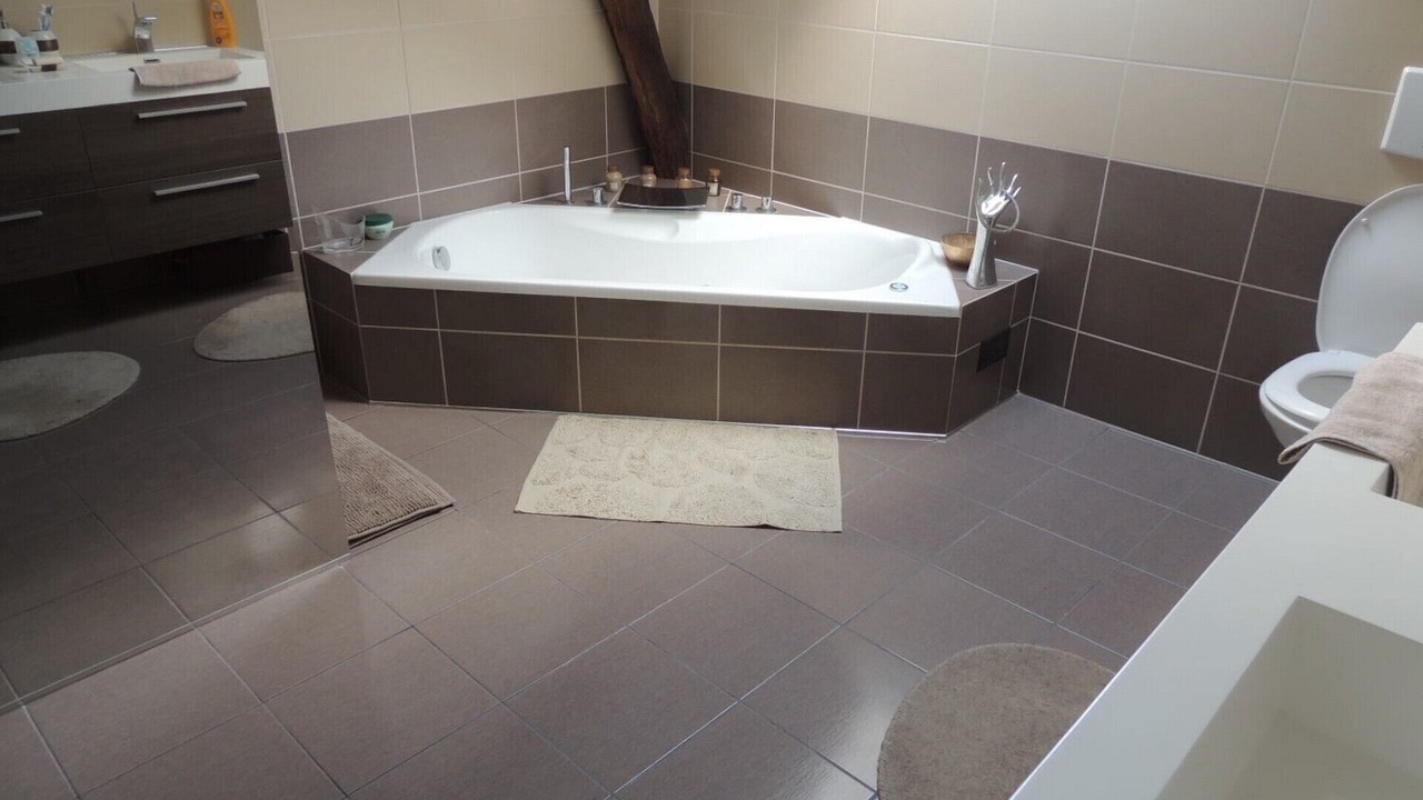 Photo of Others in Sambin