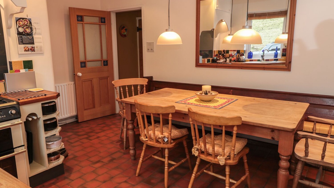 Photo of Others in Foxt