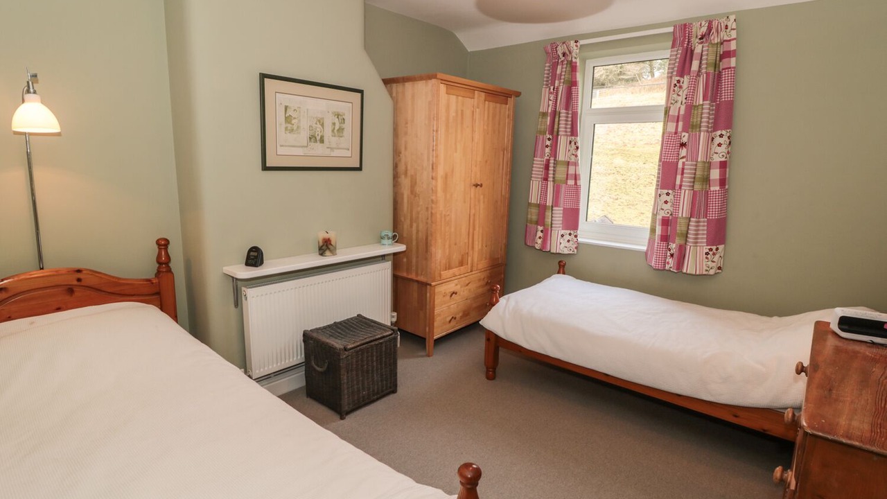 Photo of Others in Foxt