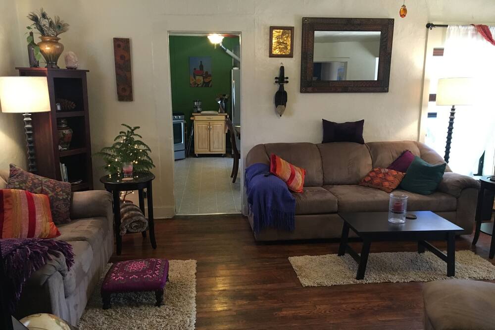 Photo of Livingroom in Southside
