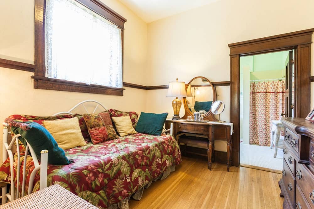 Photo of Livingroom in Micanopy