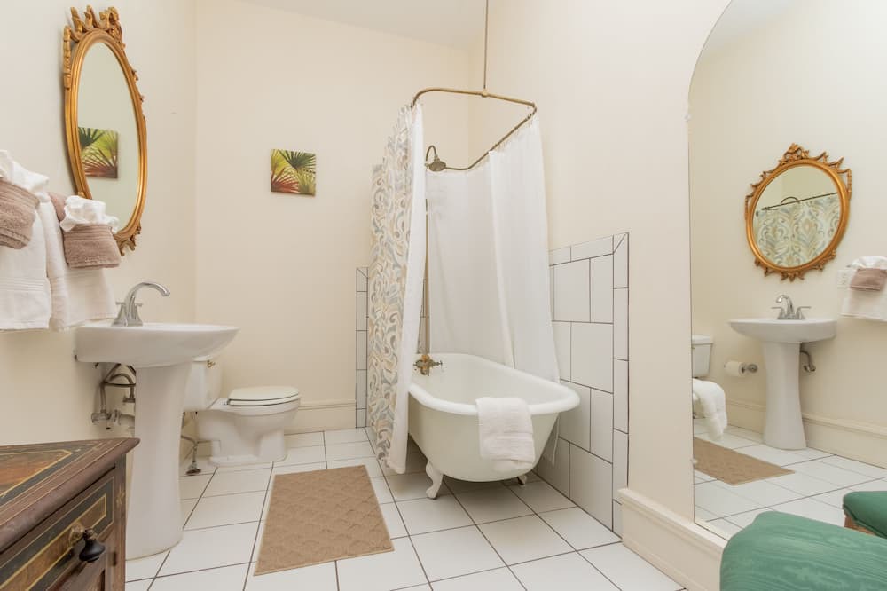 Photo of Bathroom in Micanopy