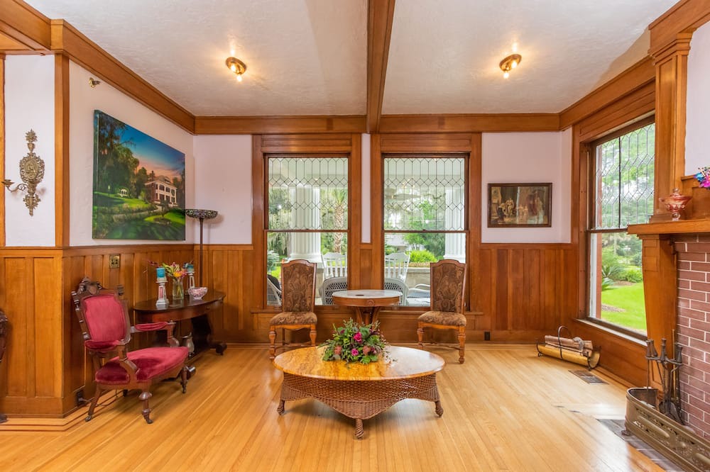 Photo of Others in Micanopy