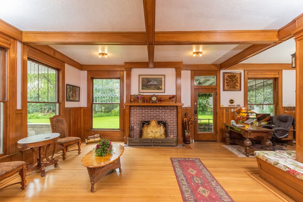 Photo of Others in Micanopy